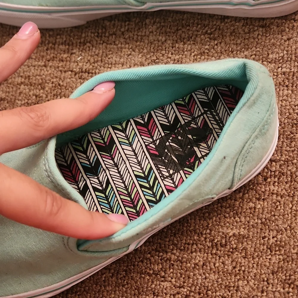 Vans - Picture 4 of 4